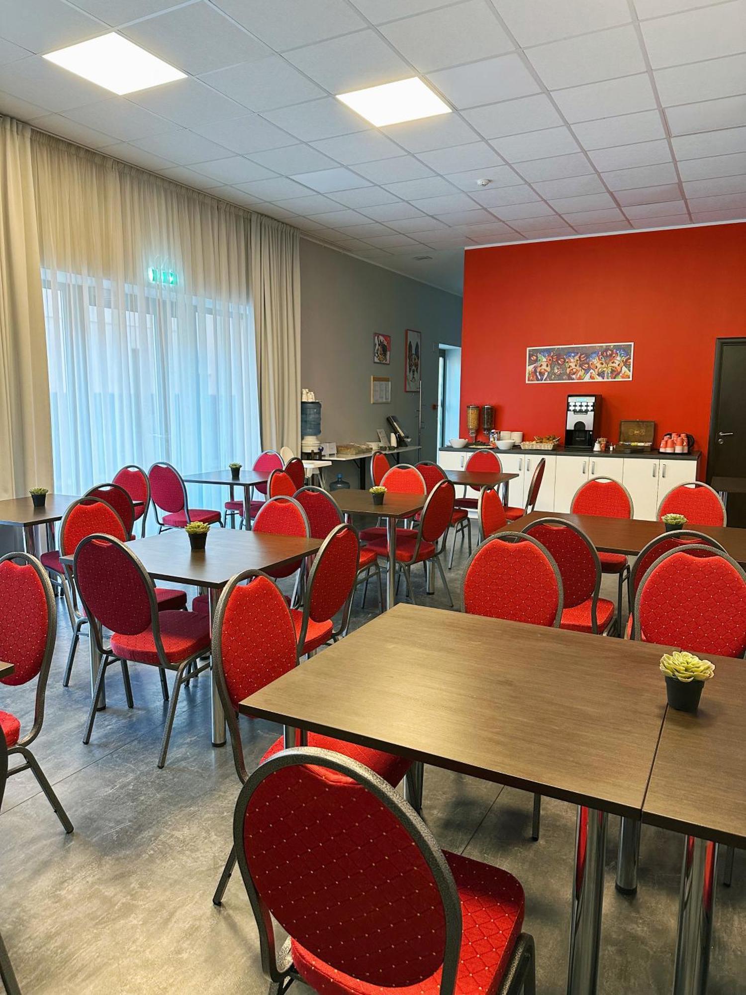 Bella Riga Hotel With Self-Check In Exterior photo